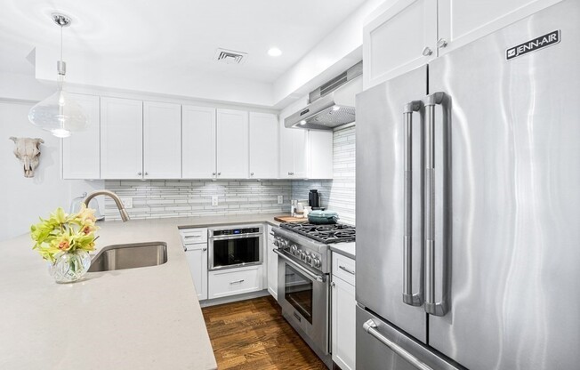3 beds, 3 baths, 2,206 sqft, $6,800, Unit 2