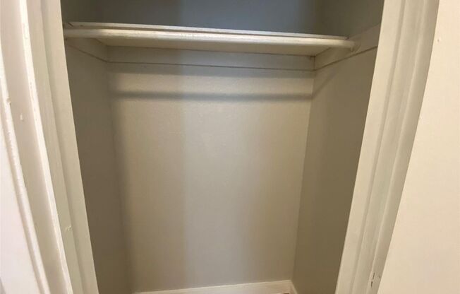 Studio, 1 bath, 450 sqft, $825, Unit 102