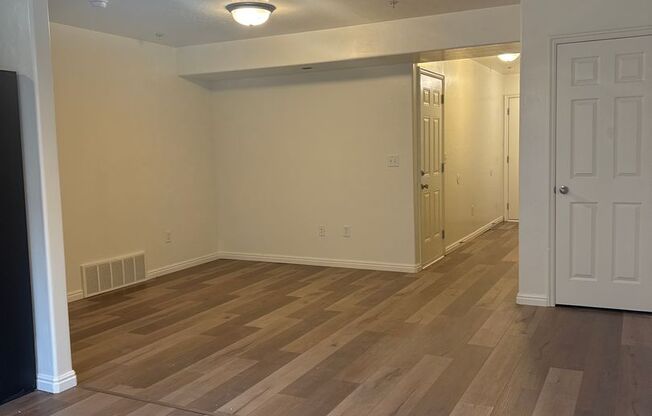 2 beds, 2 baths, 1,076 sqft, $1,350, Unit 9C