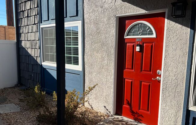 2 beds, 1 bath, 850 sqft, $2,810, Unit C-7
