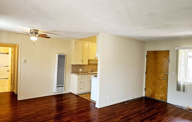 1 bed, 1 bath, $2,098, Unit 10