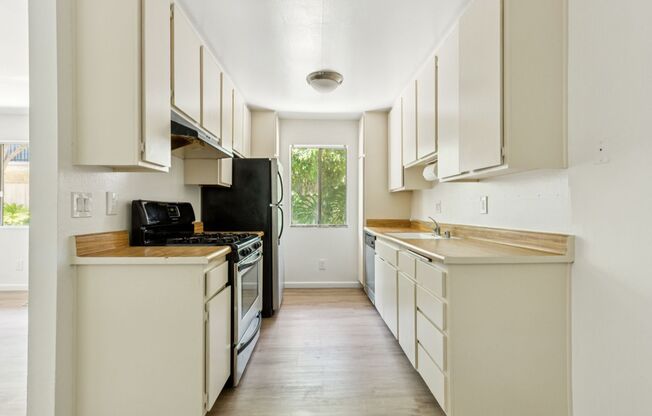 Newly Renovated 1BD Condo Available Soon!  ALL Utilities Included!!!
