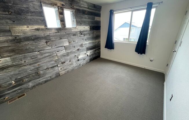 3 beds, 2.5 baths, $2,325