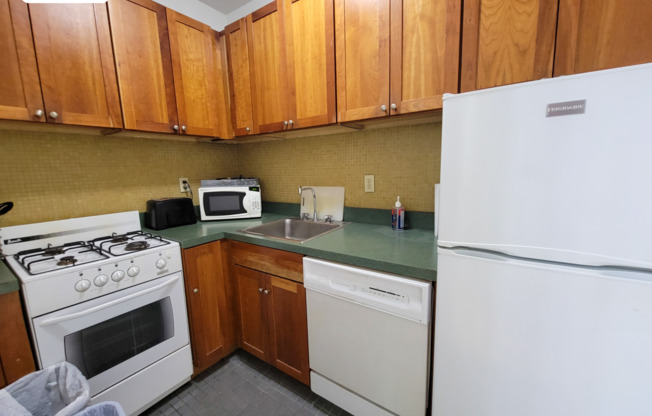 1 bed, 1 bath, 600 sqft, $3,100, Unit 2A