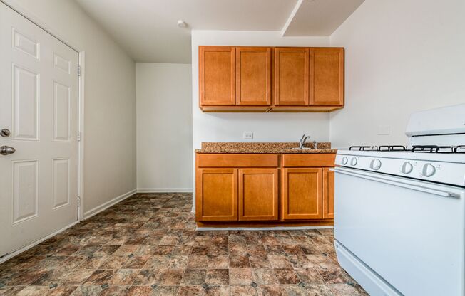 5800 S Artesian