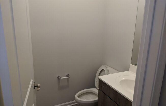 1 bed, 1.5 baths, 760 sqft, $2,000, Unit 222