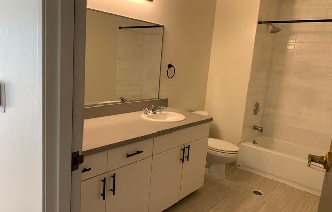 1 bed, 1 bath, 631 sqft, $2,445, Unit 1023-404