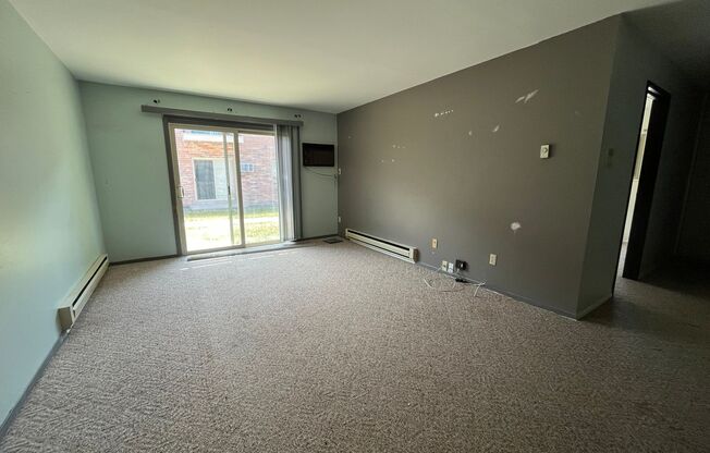 1 bed, 1 bath, $1,015, Unit 102