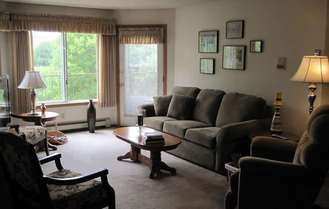 2 beds, 2 baths, 1,031 sqft, $1,425, Unit 3402112