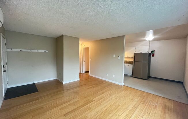 2 beds, 1 bath, 810 sqft, $1,485