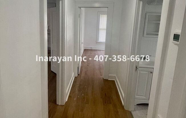 Newly Remodeled 2/1 House with cozy porch