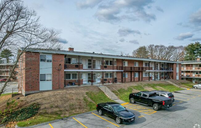 2 beds, 1 bath, $2,250, Unit 15-101