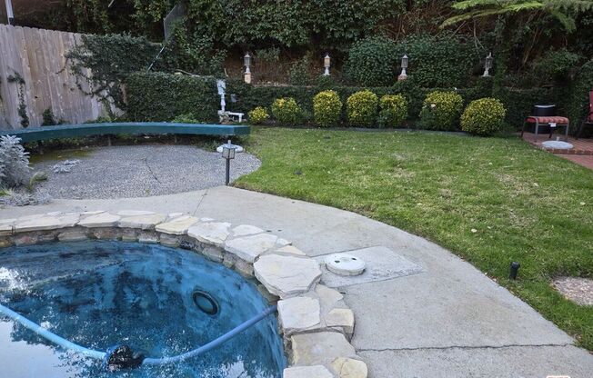 1481 BENEDICT CYN DR