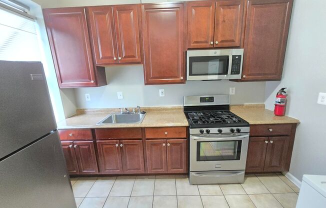 1 bed, 1 bath, 1,500 sqft, $1,175, Unit A