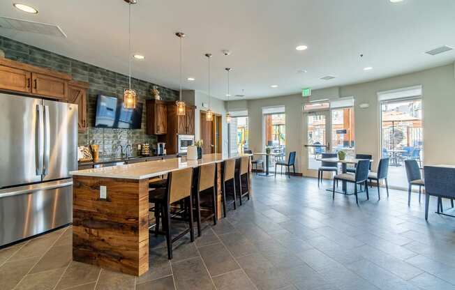 Dominium-South Range Crossings-Community Kitchen