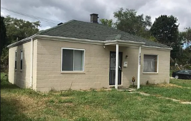 Cozy 2 Bedroom, 1 bath, Close to Neighborhood Park, in Detroit