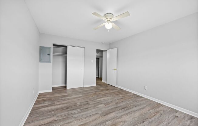 1 bed, 1 bath, 700 sqft, $1,000, Unit J4 (1BR)