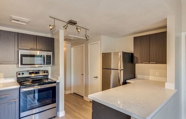2 beds, 2 baths, $1,575, Unit 221