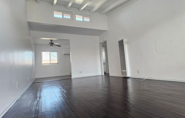 Beautiful Spacious 1 Bed/1 Bath Apartment Parking Available $1750 $1K OFF the 1st Month!
