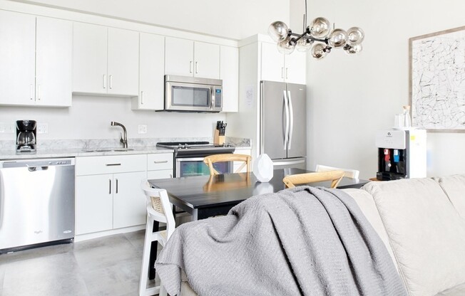 2 beds, 2 baths, $5,300, Unit 406