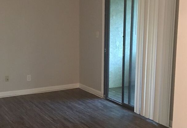 1 bed, 1 bath, 600 sqft, $725, Unit 1323-D