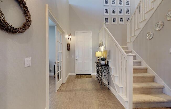 Beautiful, Spacious 4BR Home In Cantamar Community!!