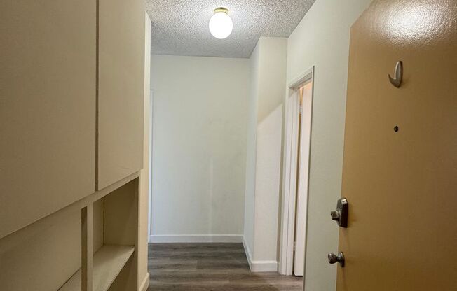 1 Bedroom Seaside Condo with Balcony !!! - $2,595