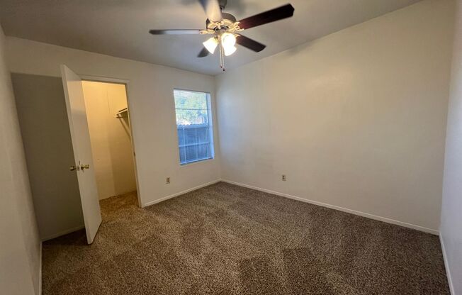 2 beds, 2 baths, 1,000 sqft, $1,275, Unit 401
