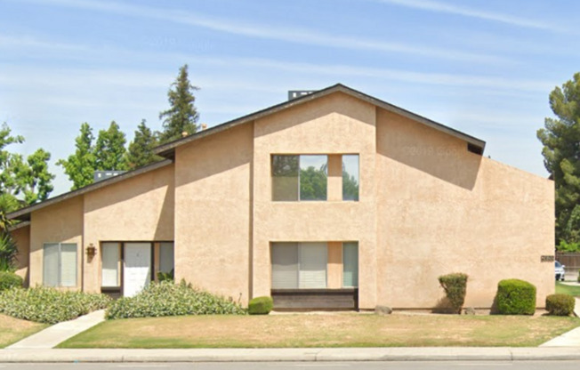 2 beds, 1 bath, 900 sqft, $1,400, Unit Unit D