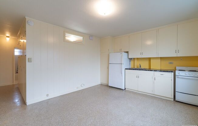 1-bedroom 1-bath Corner Unit with 1 ASSIGNED PARKING, WATER & SEWER INCLUDED!