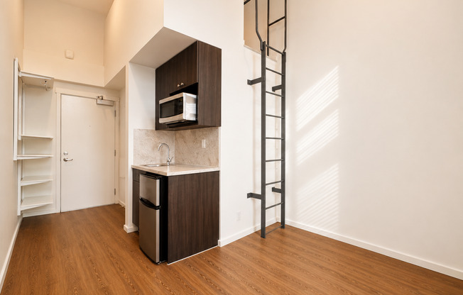 Studio, 1 bath, 190 sqft, $1,545, Unit 507