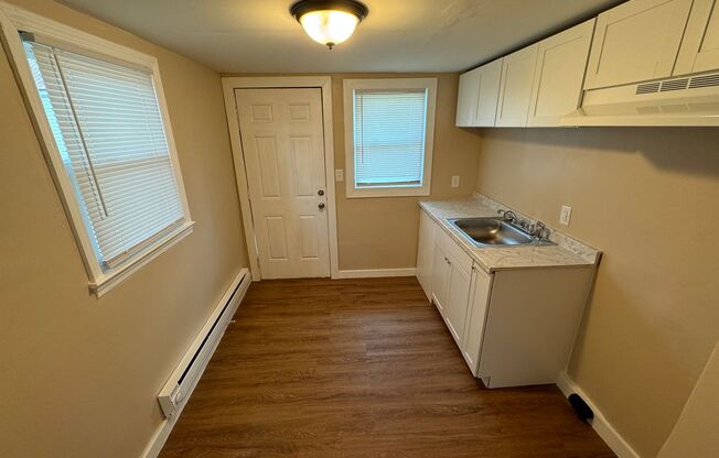 2 beds, 1 bath, $695