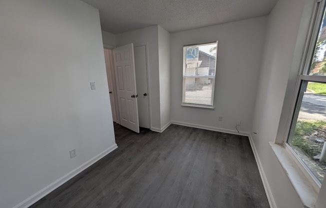 101 GLENVIEW DR