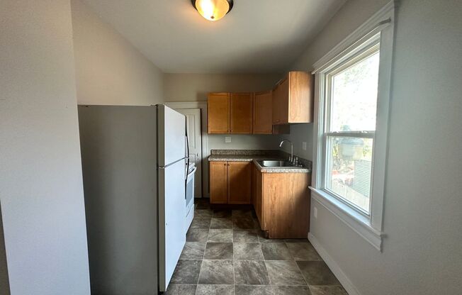 1 bed, 1 bath, 645 sqft, $1,050, Unit 2