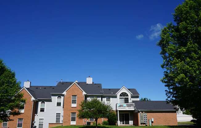 Brookwood Farms, exterior