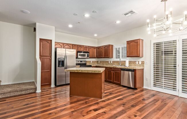 4 beds, 2.5 baths, $2,200, Unit #1171