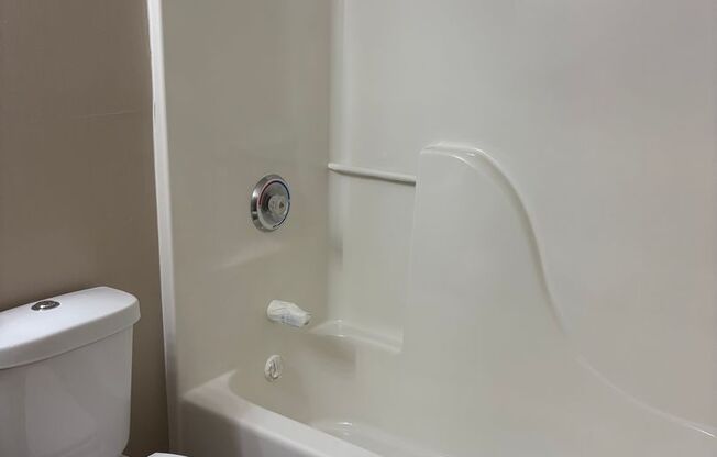 1 bed, 1 bath, 750 sqft, $900, Unit #35