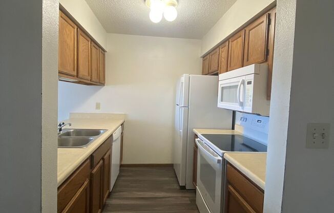 2 beds, 2 baths, 700 sqft, $1,125, Unit #10