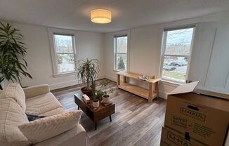 Nicely Updated 2 Bedroom Apt Near Downtown Dover