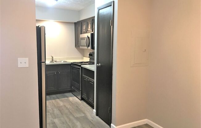 1 bed, 1 bath, 700 sqft, $899, Unit 36