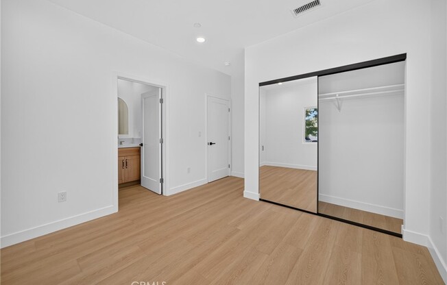 2937 10 AVE