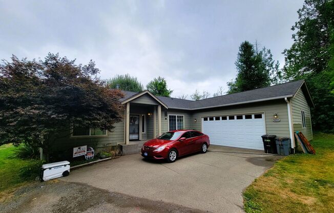 Charming and spacious 3 bed home in secluded location, 10 minutes to freeways