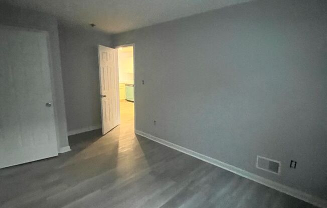 2 beds, 1 bath, 700 sqft, $2,525, Unit 13