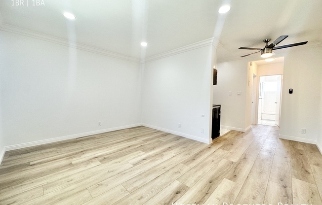 14026 OXNARD ST