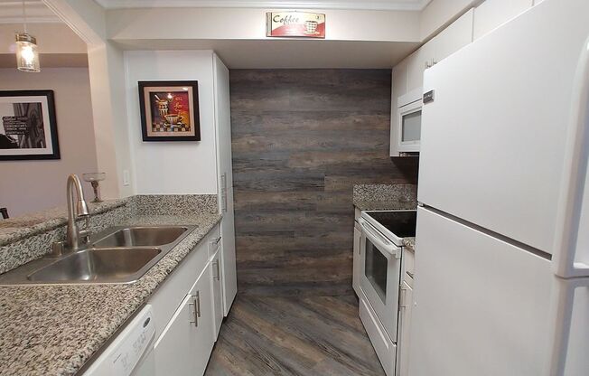 2 beds, 2 baths, 960 sqft, $2,895, Unit 101