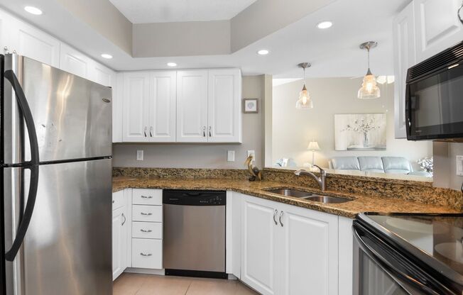 Available June! - Cozy 2/2 Villa in Naples - FURNISHED OR UNFURNISHED