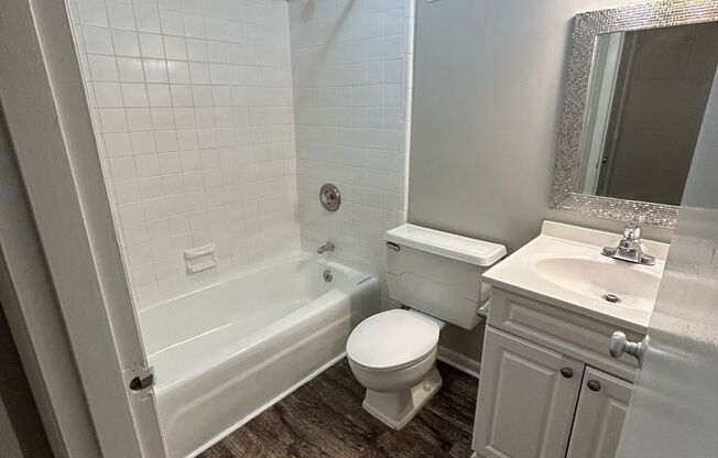 1 bed, 1 bath, 616 sqft, $878, Unit 38