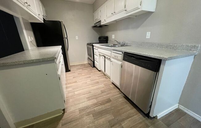 2 beds, 1 bath, 800 sqft, $850, Unit Unit 21