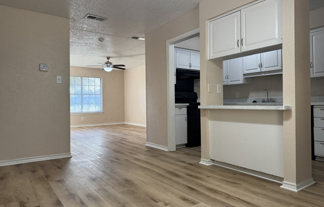 1379 SYLVAN DR