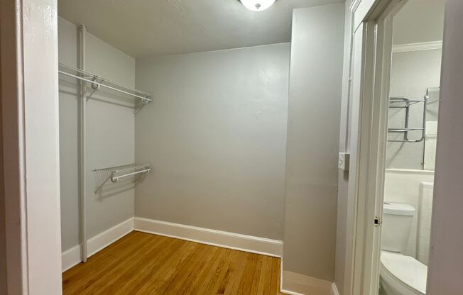 Studio, 1 bath, 300 sqft, $1,425, Unit Unit 208
